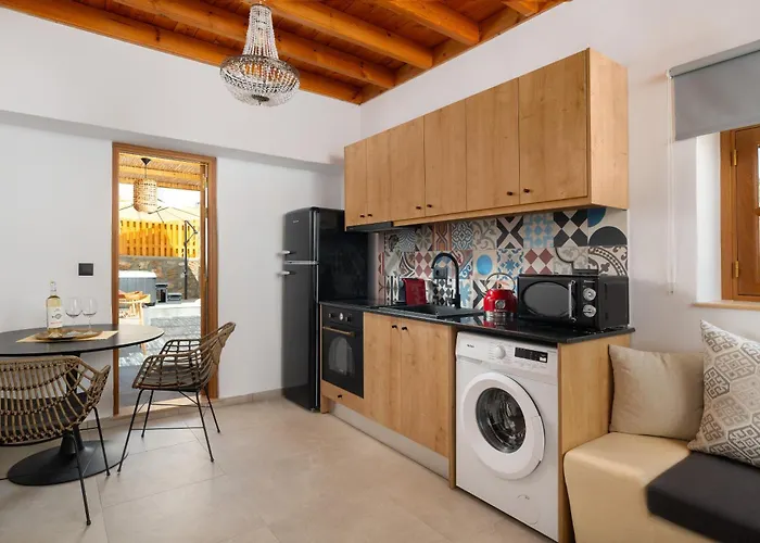 Tapanis Luxury House