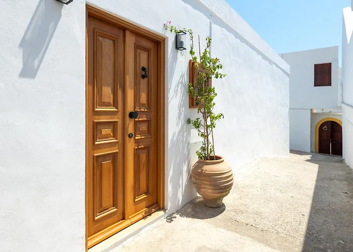 בית נופש Tapanis Luxury House לינדוס