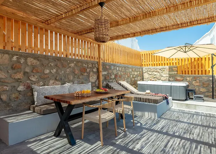 Tapanis Luxury House לינדוס