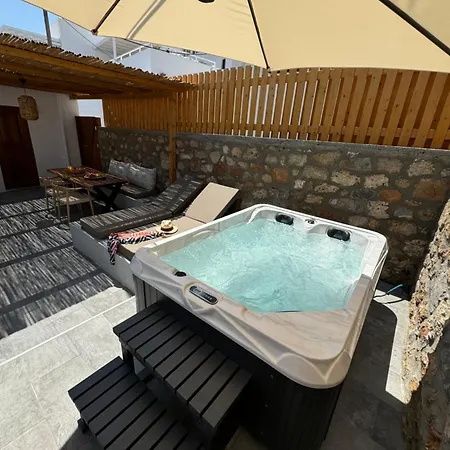 Tapanis Luxury House Case de vacanță