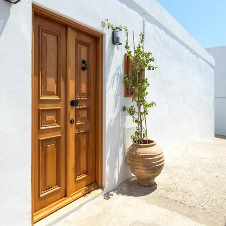 בית נופש Tapanis Luxury House לינדוס