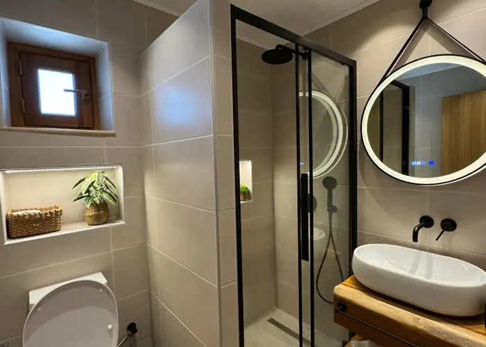 Tapanis Luxury House לינדוס